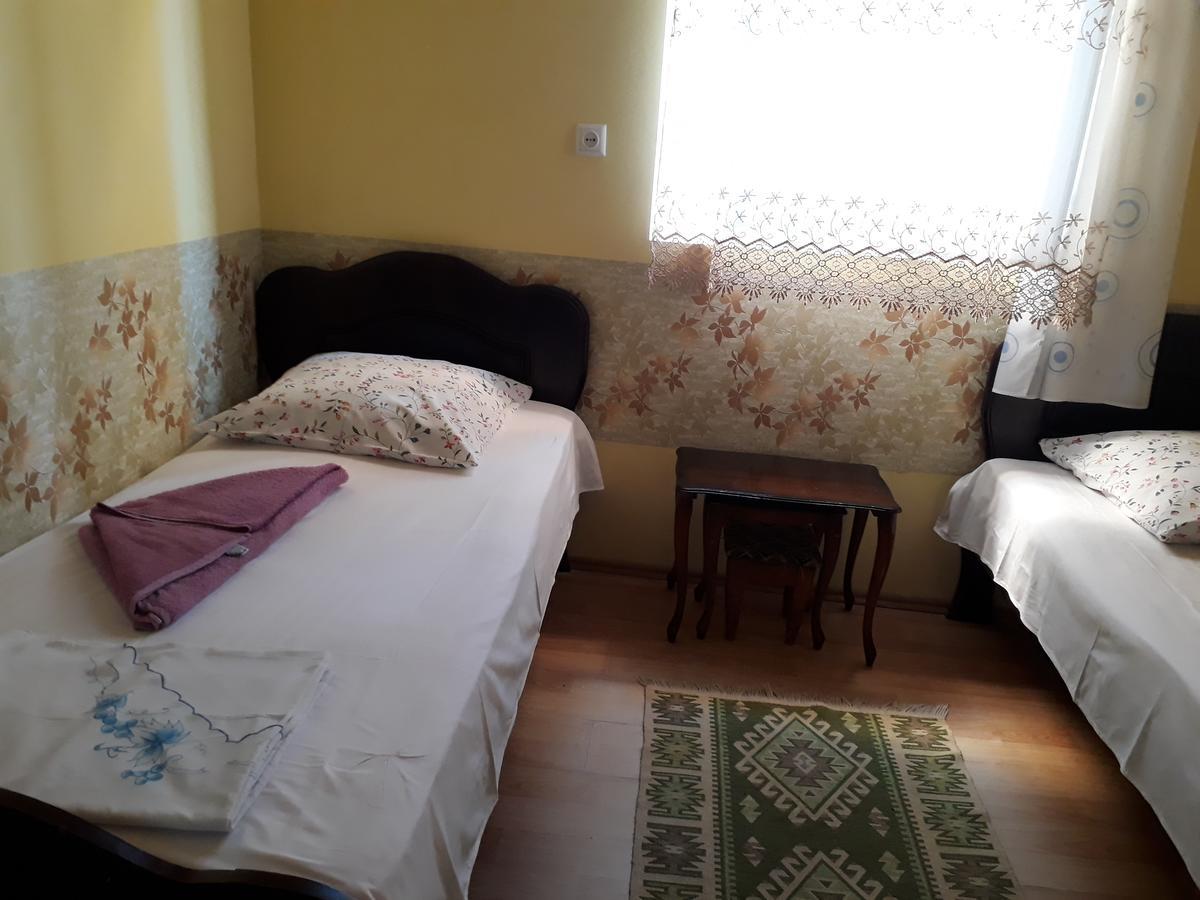 Guest House Nino Batumi Zewnętrze zdjęcie
