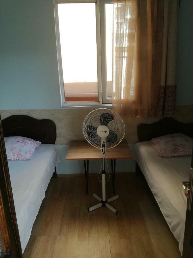 Guest House Nino Batumi Zewnętrze zdjęcie