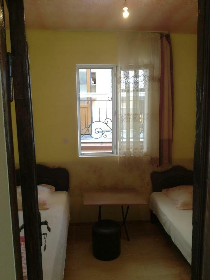 Guest House Nino Batumi Zewnętrze zdjęcie